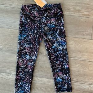 NWT Fabletics Salar Capri Cut Above the Rest